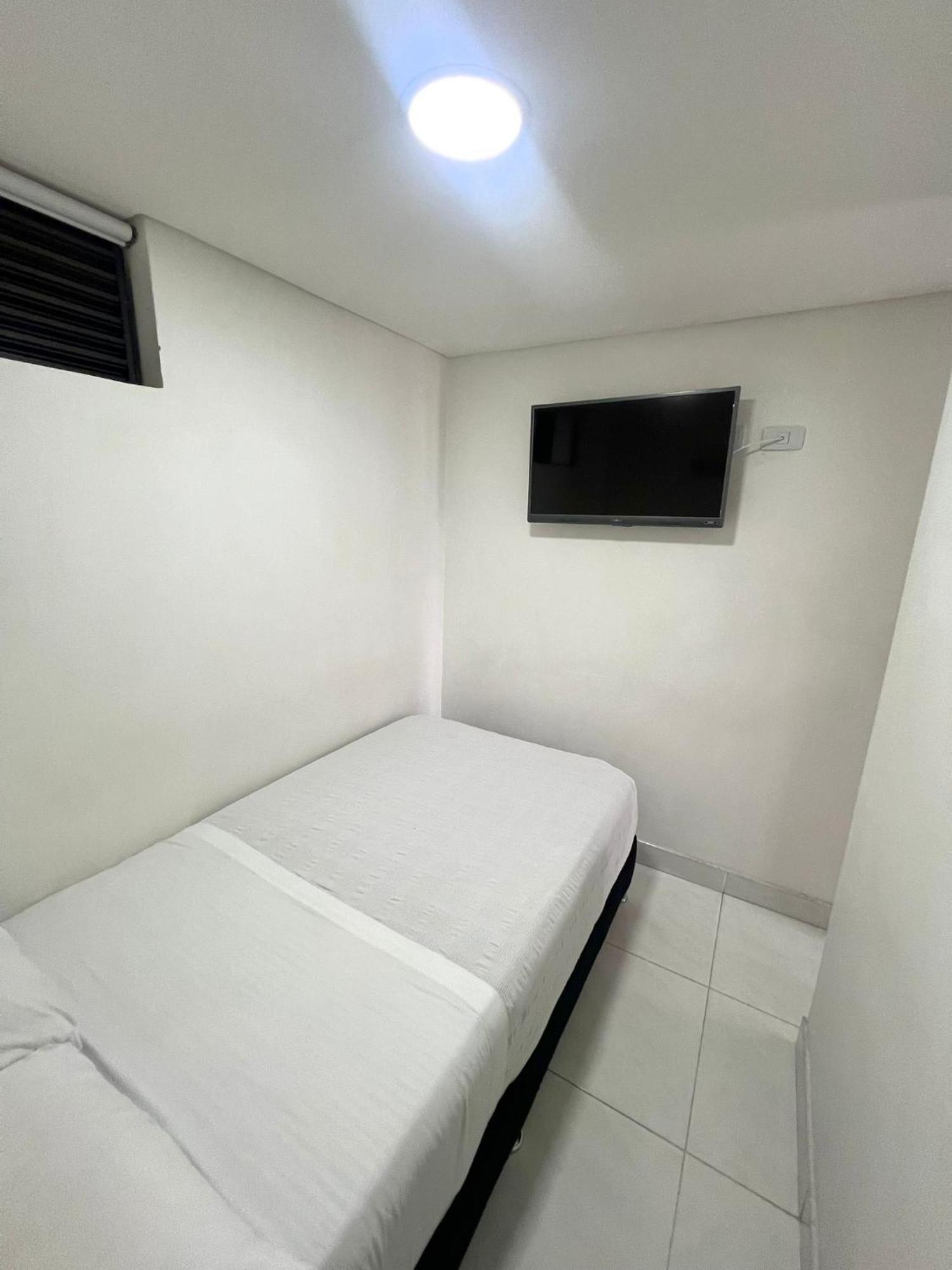 Hotel Adel 마니살레스 외부 사진