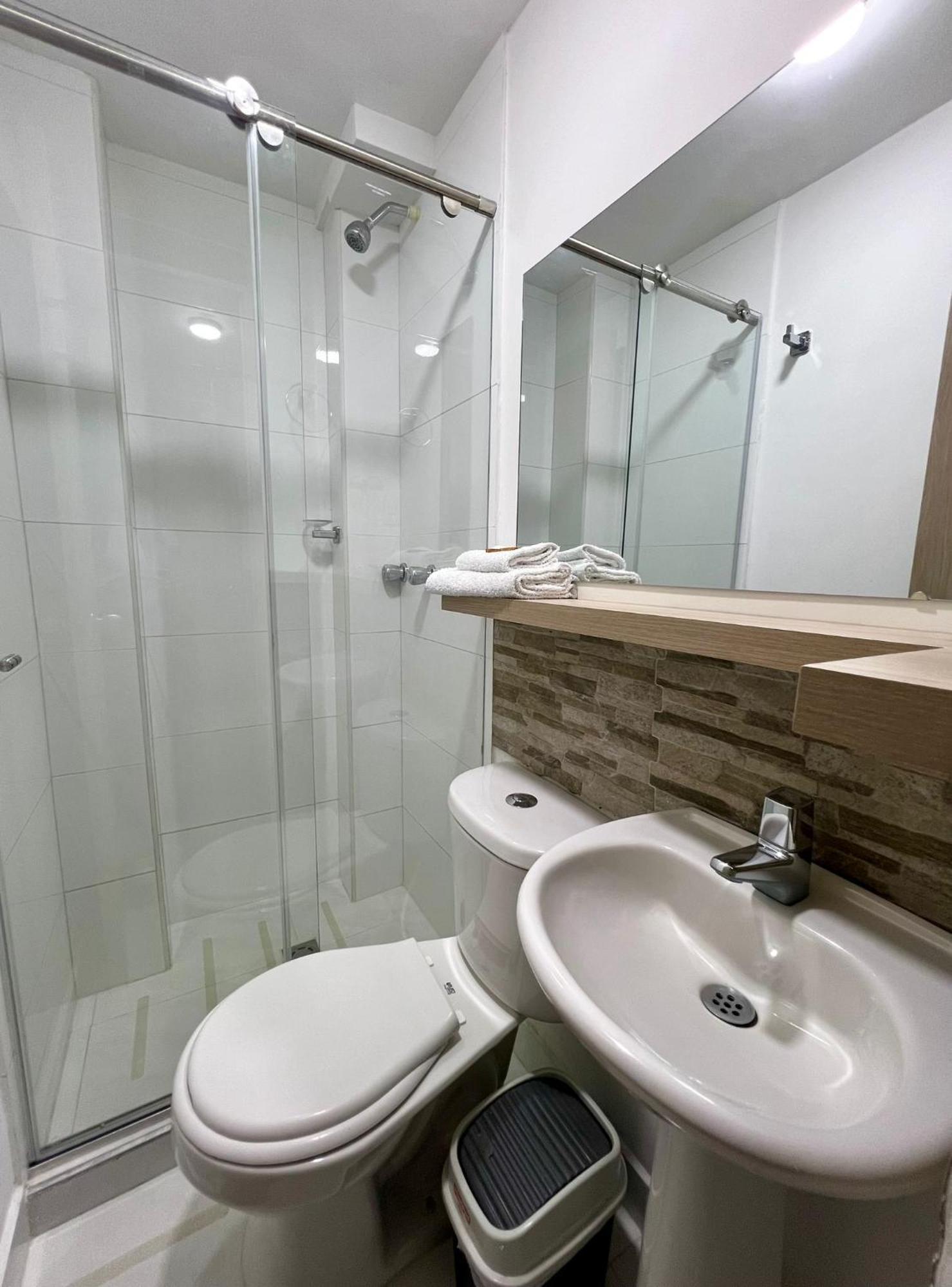 Hotel Adel 마니살레스 외부 사진