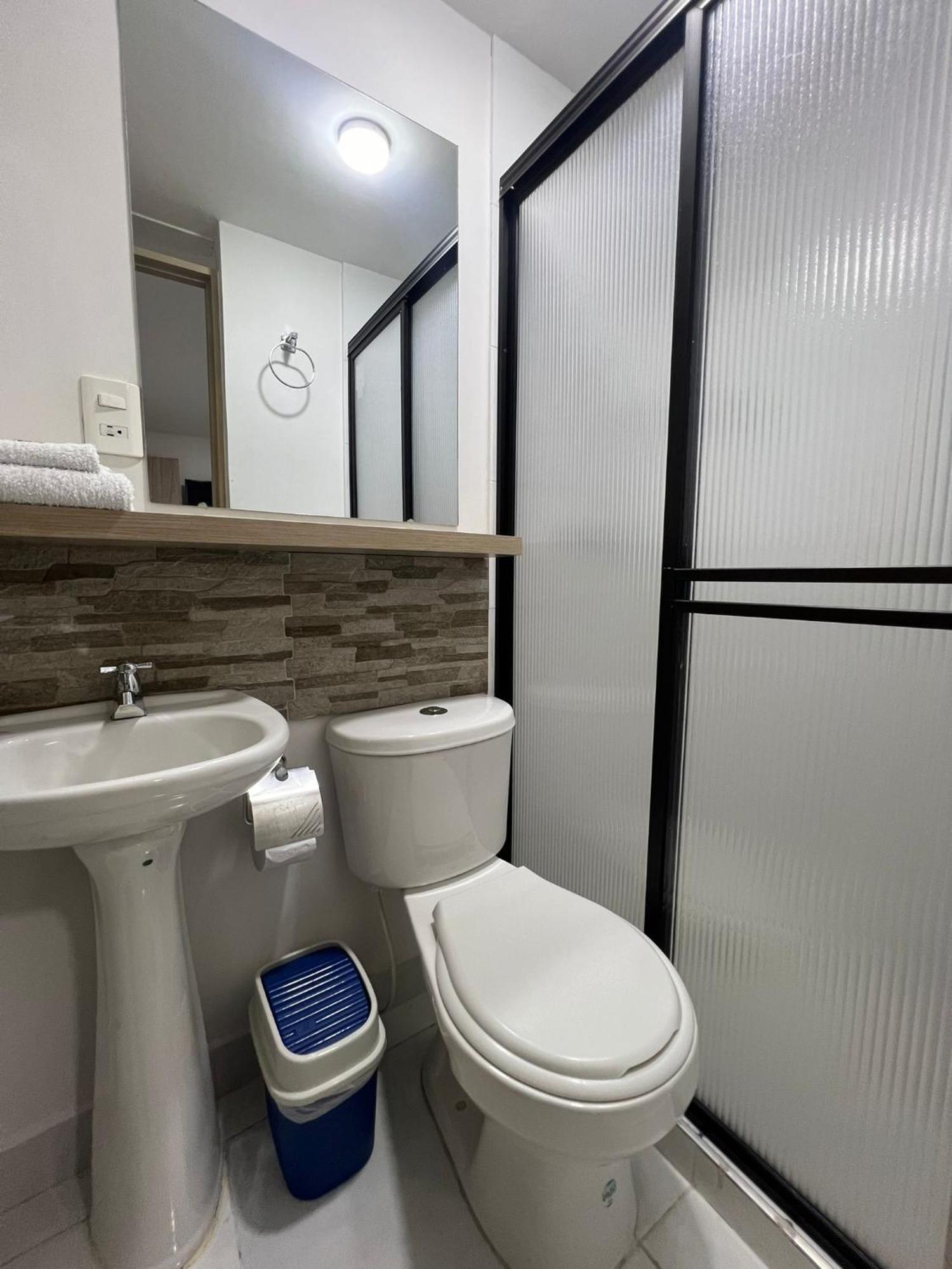 Hotel Adel 마니살레스 외부 사진