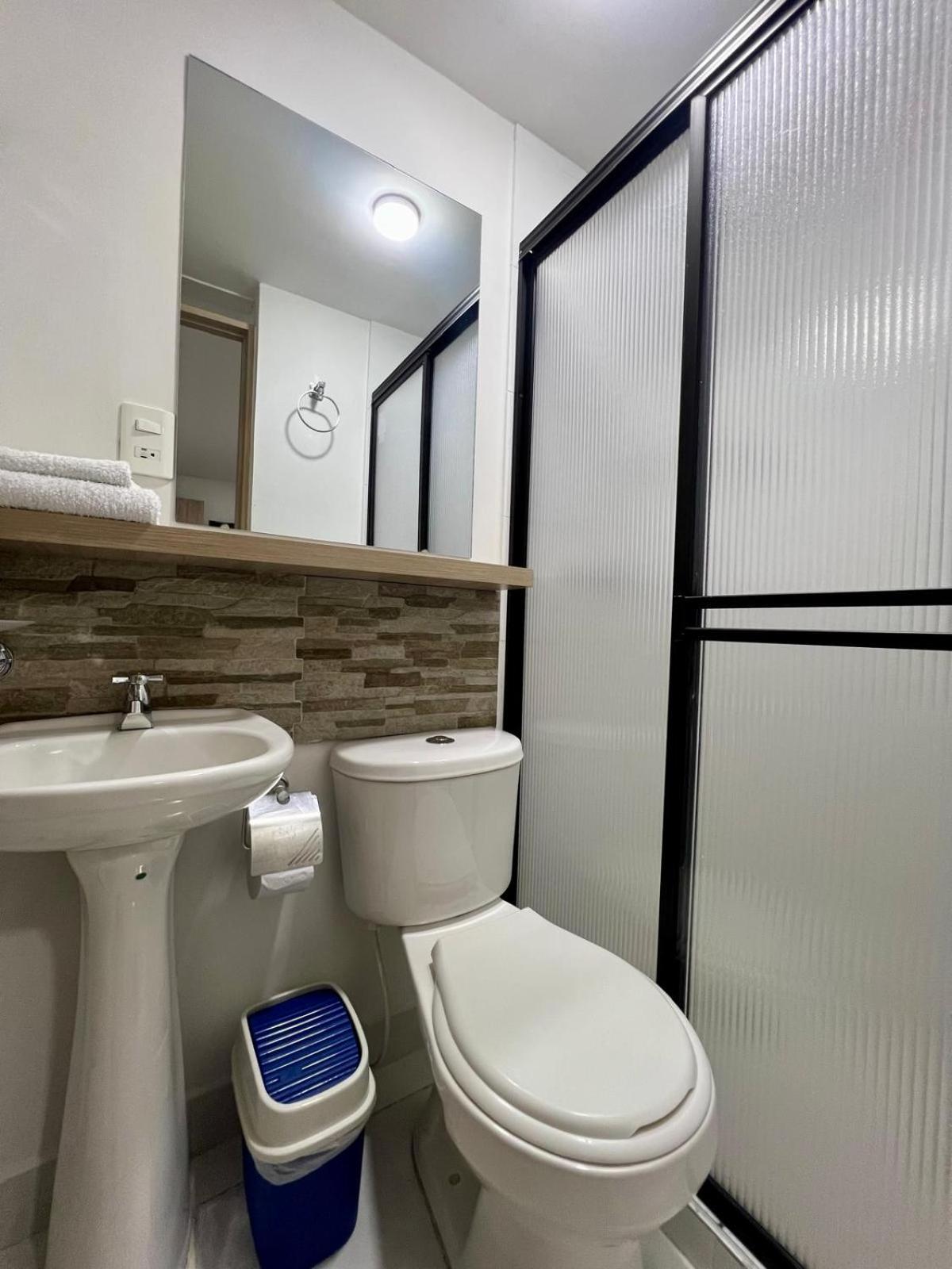 Hotel Adel 마니살레스 외부 사진