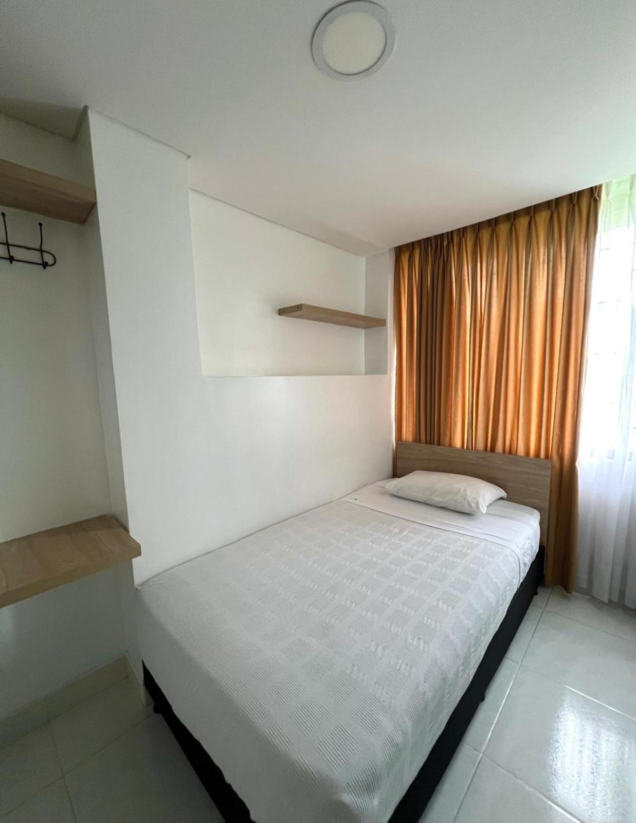 Hotel Adel 마니살레스 외부 사진